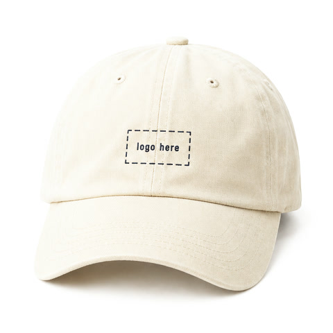 Plain cap with an empty logo spot
